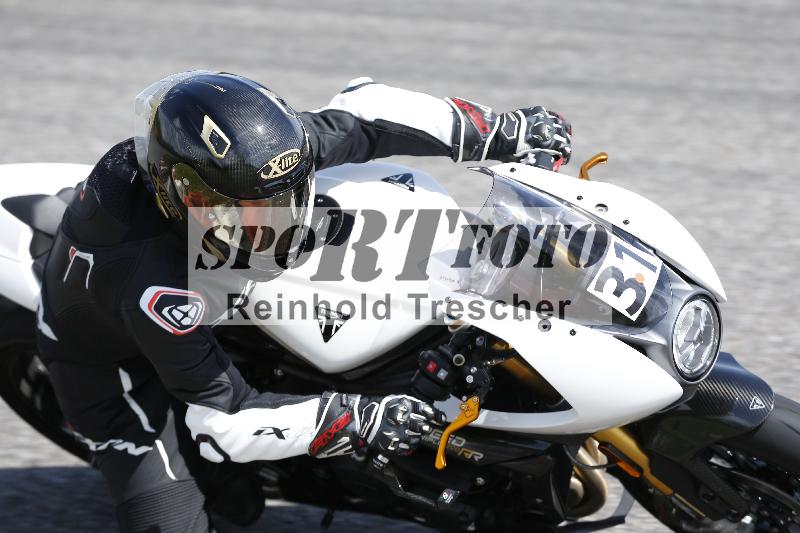 Archiv-2025/09 22.04.2025 Cornu Master School ADR/rot-rouge/31